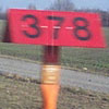 Pipelinemarkierung an der Raab-denburger-Eisenbahn bei km 109,8. Bild: WEBSCHOOL