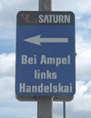 Saturn -Bei Ampel links  Handelskai  Bild: WEBSCHOOL