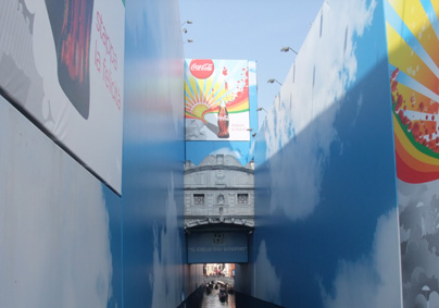 Venedig - Dogenpalast - Seufzerbrücke, Cola-Werbung im Sommer 2010. Bild: WEBSCHOOL